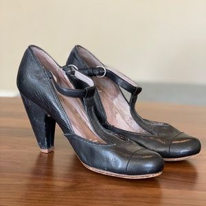 Anthropology shoes! Adorable t-strap heels